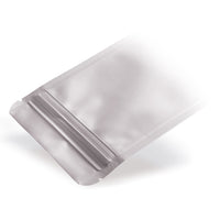 Pungi doypack cu aluminiu — Vedere detaliată într-o aplicație tipică de ambalare, cu exemplu de conținut